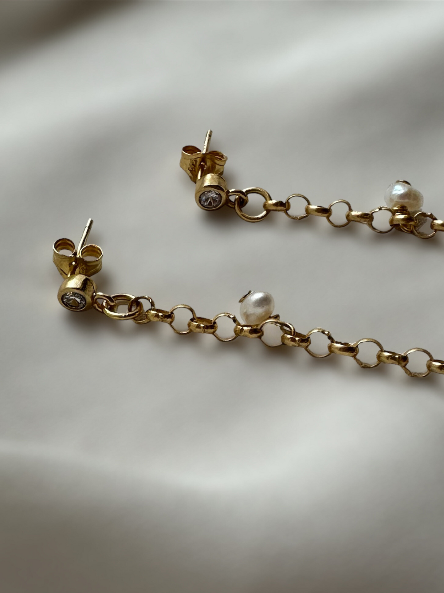 Giselle earrings gold